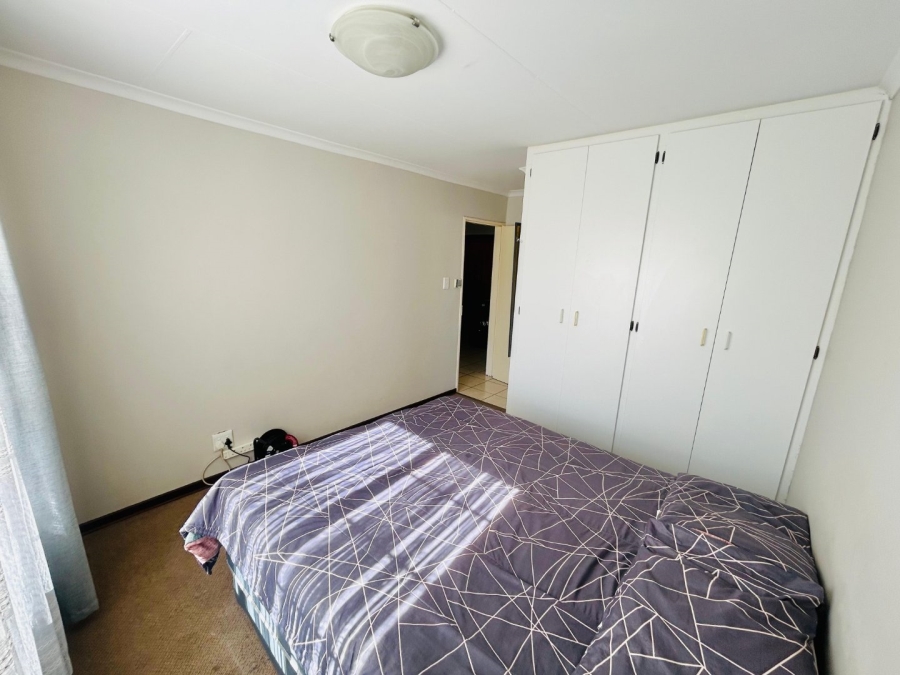2 Bedroom Property for Sale in Langenhovenpark Free State